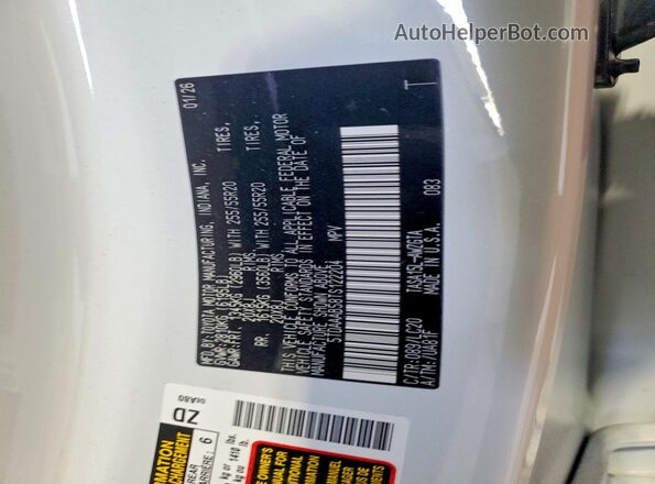 5TDAAAB58TS122204 2026 TOYOTA GRAND White Widok naklejki z numerem VIN