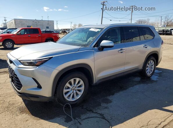 5TDAAAB59SS078731 2025 TOYOTA LE Silver Vista tres cuartos delantera izquierda