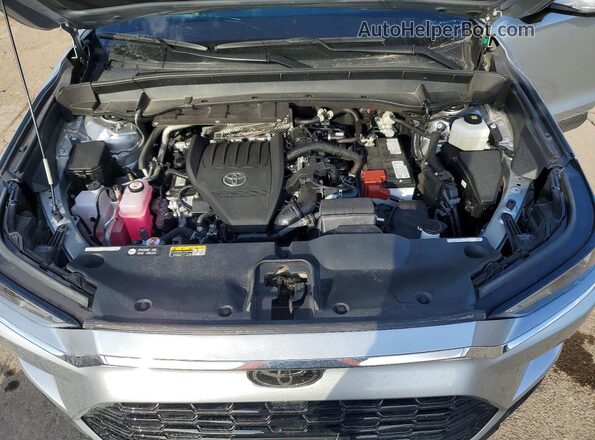 5TDAAAB59SS078731 2025 TOYOTA LE Silver Vista del compartimento del motor