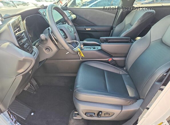 5TDAAAB60RS019683 2024 LEXUS TX Белый Вид салона спереди