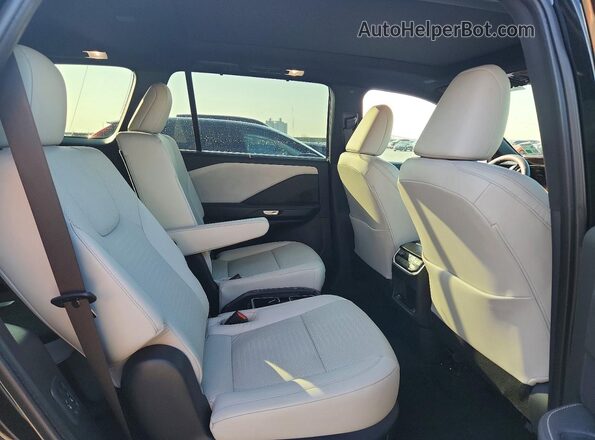 5TDAAAB69SS022071 2025 LEXUS TX Черный Вид задней части салона