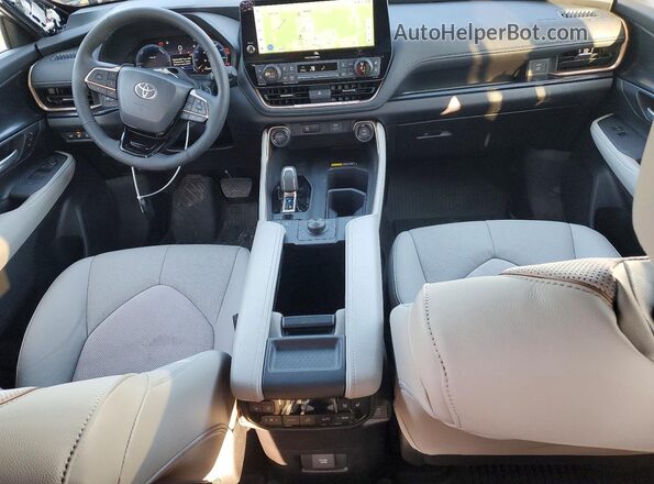 5TDADAB53TS028402 2026 TOYOTA GRAND Blue Առջևի վահանակի տեսք
