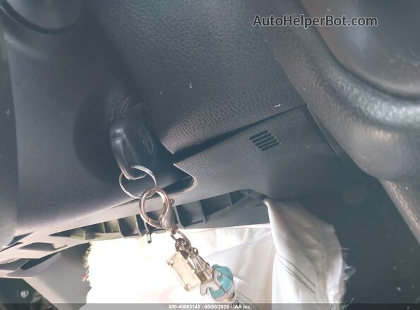 5TDBKRFH3GS256435 2016 TOYOTA LE Черный Вид панели приборов