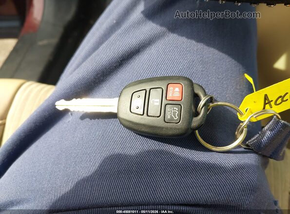 5TDBKRFH7GS233207 2016 TOYOTA LE Champagne Вид панели приборов