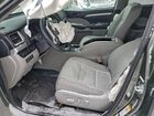 2018 Toyota Highlander Le Green vin: 5TDBZRFH1JS485666