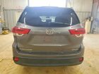 2018 Toyota Highlander Le Plus Gray vin: 5TDBZRFH2JS908688