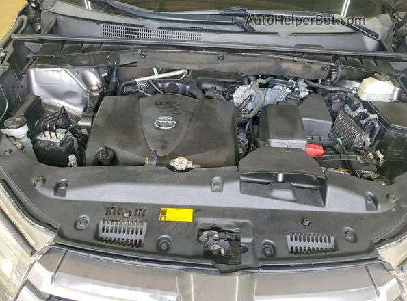 5TDBZRFH2JS908688 2018 TOYOTA HIGHLANDER Gray Engine compartment view