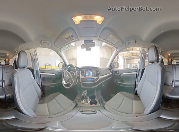 5TDBZRFH2JS908688 2018 TOYOTA HIGHLANDER Gray 360 interior view