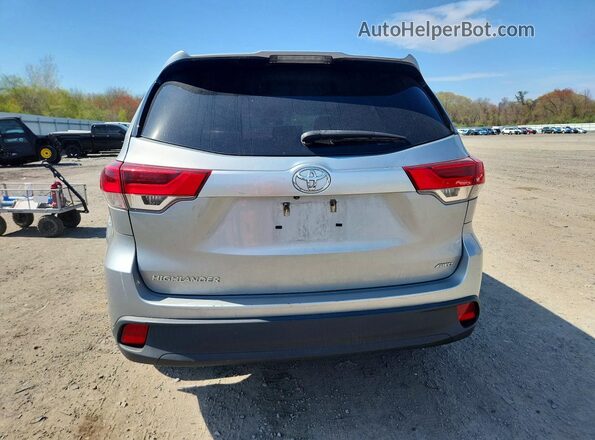 5TDBZRFH3HS406511 2017 TOYOTA HIGHLANDER Silver Rear view