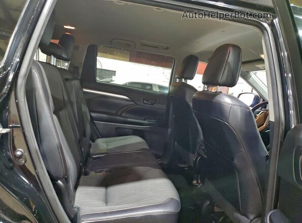 5TDBZRFH4HS477605 2017 TOYOTA HIGHLANDER Black Rear interior view