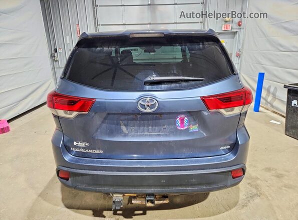 5TDBZRFH6JS887215 2018 TOYOTA LE Синий Вид сзади