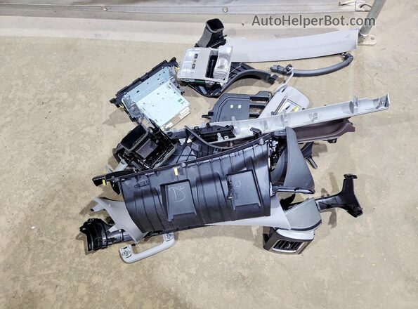 5TDBZRFH6JS887215 2018 TOYOTA LE Синий Вид наклейки с VIN-кодом