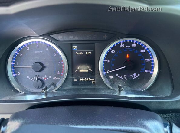 5TDBZRFH6JS913523 2018 TOYOTA HIGHLANDER Серый Вид панели приборов
