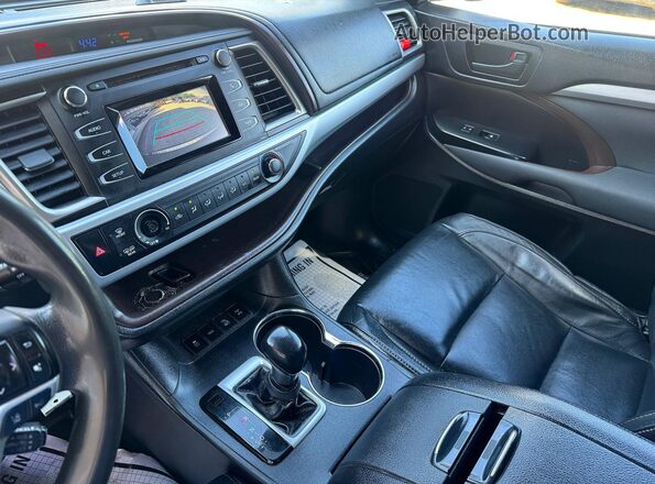 5TDBZRFH6JS913523 2018 TOYOTA HIGHLANDER Серый Вид щитка приборов