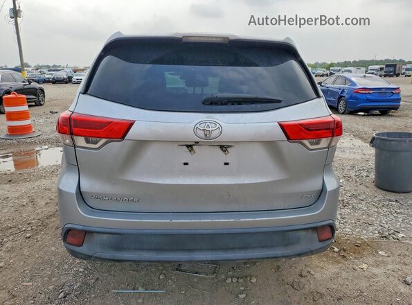 5TDBZRFH6KS966191 2019 TOYOTA HIGHLANDER Silver Widok z tyłu
