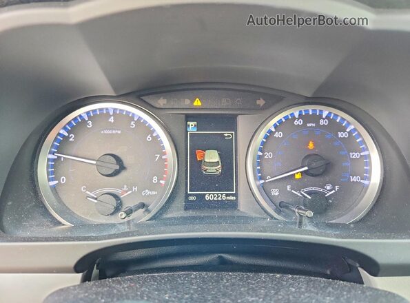 5TDBZRFH8JS889404 2018 TOYOTA HIGHLANDER Белый Вид щитка приборов