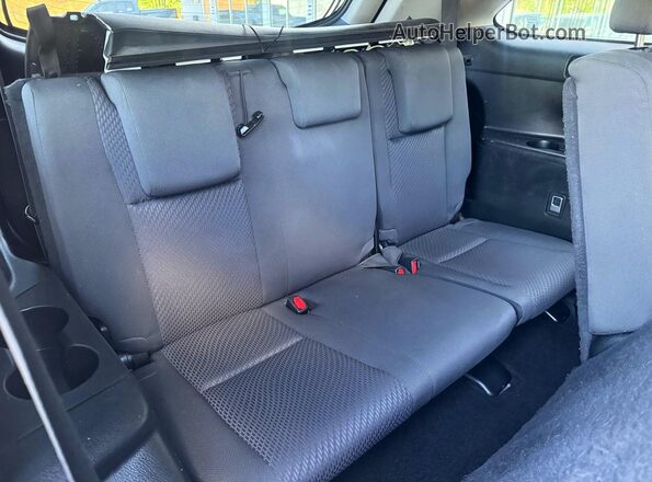 5TDBZRFH9JS843564 2018 TOYOTA HIGHLANDER Silver Widok wnętrza z przodu