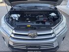 2018 Toyota Highlander Le Серебряный vin: 5TDBZRFH9JS843564