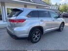 2018 Toyota Highlander Le Серебряный vin: 5TDBZRFH9JS843564