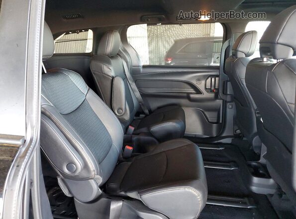5TDCSKFC5TS237072 2026 TOYOTA SIENNA Black Rear interior view