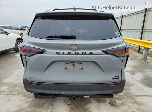 5TDCSKFC8PS091501 2023 TOYOTA SIENNA Silver Rear view