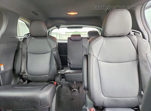 5TDCSKFC8PS091501 2023 TOYOTA SIENNA Silver Rear seats view