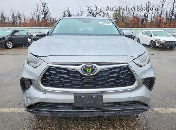5TDCZRBH6MS065206 2021 TOYOTA HIGHLANDER Серебряный Вид спереди