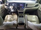 2018 Toyota Sienna Xle 7-passenger Blue vin: 5TDDZ3DC3JS197497