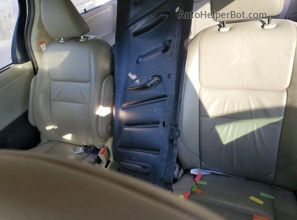 5TDDZ3DC5JS197839 2018 TOYOTA SIENNA White Rear interior view