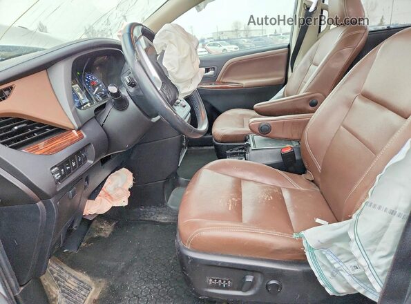 5TDDZ3DC7HS180552 2017 TOYOTA SIENNA Белый Вид салона спереди
