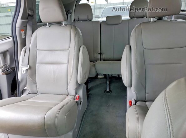 5TDDZ3DC7LS229497 2020 TOYOTA SIENNA Black Հետևի նստատեղերի տեսք