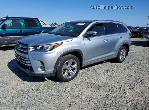 5TDDZRFH2JS824072 2018 TOYOTA HIGHLANDER Silver Front left
