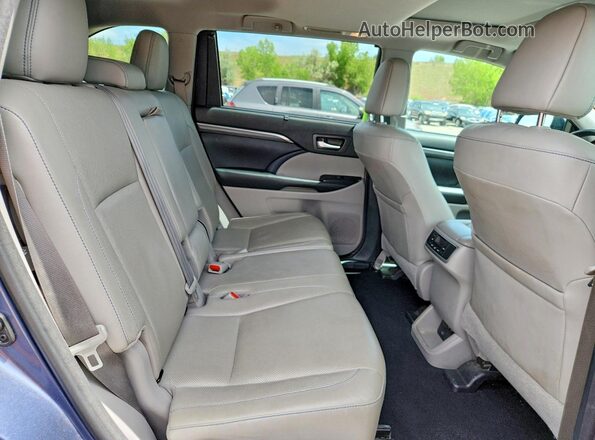 5TDDZRFH2JS870498 2018 TOYOTA HIGHLANDER Blue Սալոնի հետևի տեսք