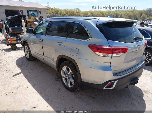 5TDDZRFH3JS835663 2018 TOYOTA LIMITED Серебряный Задняя левая четверть