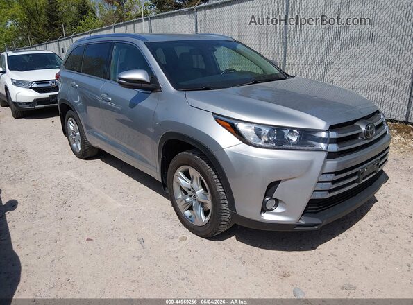 5TDDZRFH3JS835663 2018 TOYOTA LIMITED Серебряный Передняя правая четверть
