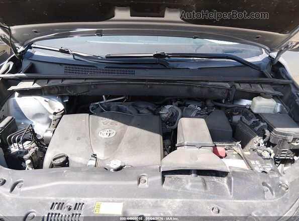 5TDDZRFH3JS835663 2018 TOYOTA LIMITED Серебряный Вид сзади