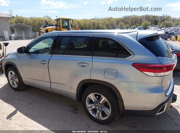 5TDDZRFH3JS835663 2018 TOYOTA LIMITED Серебряный Панорамный вид салона 360°