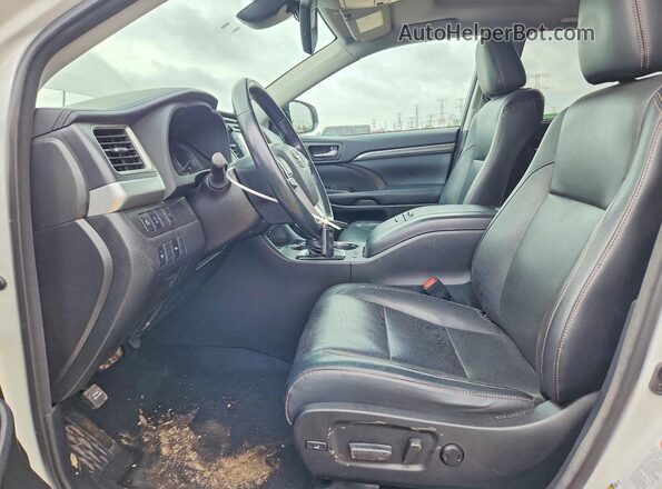 5TDDZRFH3JS873832 2018 TOYOTA HIGHLANDER White წინა სალონის ხედი