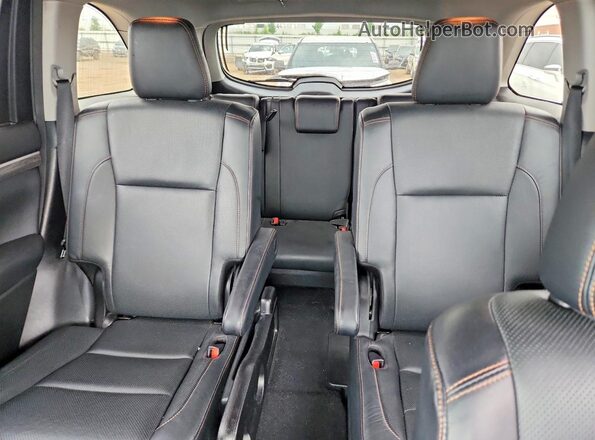 5TDDZRFH3JS873832 2018 TOYOTA HIGHLANDER White უკანა სავარძლების ხედი
