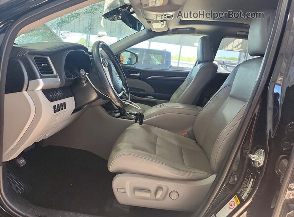 5TDDZRFH4JS853928 2018 TOYOTA HIGHLANDER Black Вид салону спереду