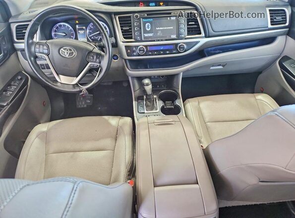 5TDDZRFH4JS853928 2018 TOYOTA HIGHLANDER Black Вид панелі приладів