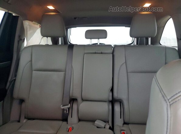 5TDDZRFH7JS821880 2018 TOYOTA HIGHLANDER White Vista de los asientos traseros