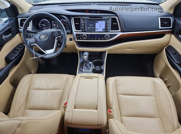 5TDDZRFH8JS801007 2018 TOYOTA HIGHLANDER Белый Вид панели приборов