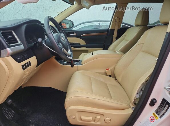 5TDDZRFH8JS801007 2018 TOYOTA HIGHLANDER Белый Вид салона спереди