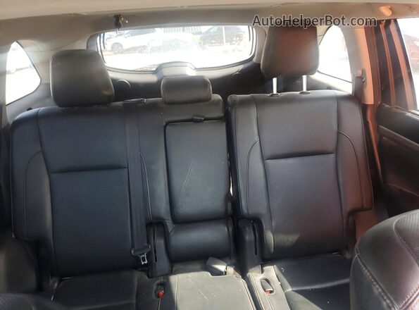 5TDDZRFH9JS808709 2018 TOYOTA HIGHLANDER Gray Rear seats view