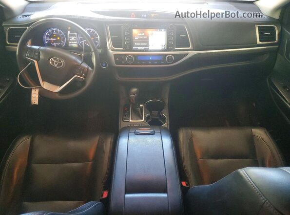 5TDDZRFH9JS894765 2018 TOYOTA HIGHLANDER Бордовый Вид панели приборов
