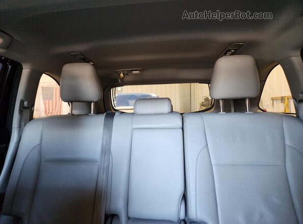 5TDDZRFHXJS913226 2018 TOYOTA HIGHLANDER Белый Вид задних сидений