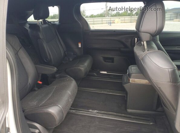 5TDESKFC0SS157671 2025 TOYOTA SIENNA White Rear interior view