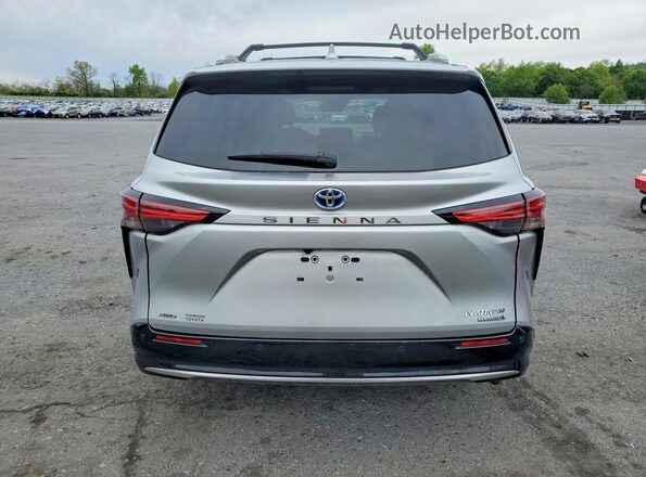 5TDESKFC1NS060872 2022 TOYOTA SIENNA Серебряный Вид сзади
