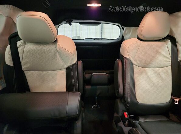 5TDESKFC5TS236853 2026 TOYOTA SIENNA White Հետևի նստատեղերի տեսք